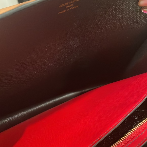 HP 🎉🥳🥳 Rare Louis Vuitton Varenne Epi leather Red Black Louis Vuitton handbag - Picture 16 of 17